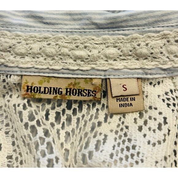Holding Horses Anthropologie Blue Striped Button Up Shirt Size S Crochet… - Picture 6 of 8